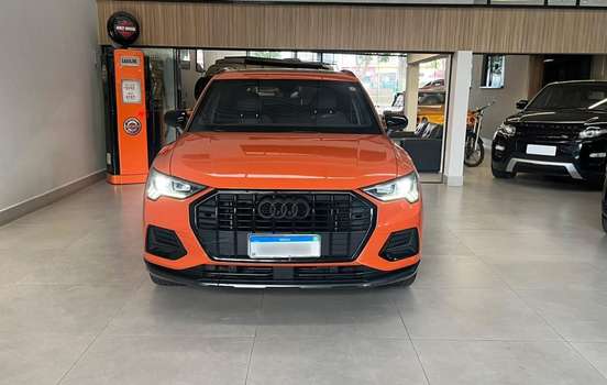 AUDI-Q3-2021