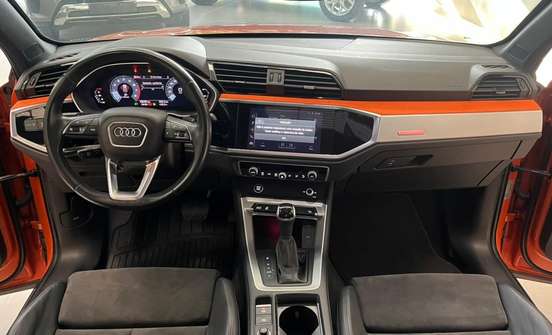 AUDI-Q3-2021