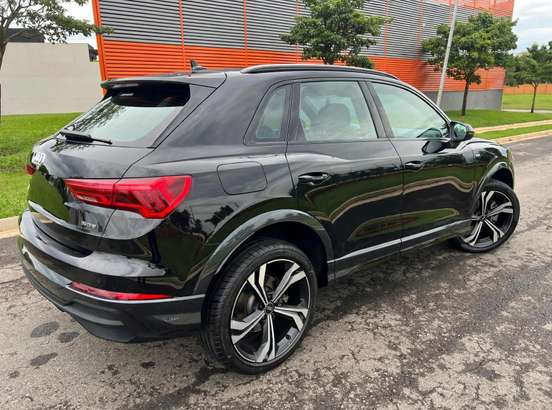 AUDI-Q3-2023