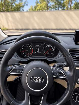 AUDI-Q3-2018