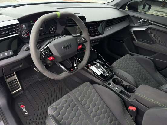AUDI-RS3-2.5 TFSI GASOLINA SEDAN TRACK QUATTRO S-TRONIC AUDI-RS3-2025