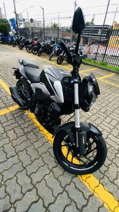 BAJAJ DOMINAR 250 