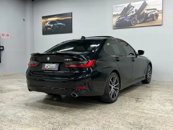 BMW-320i-2019