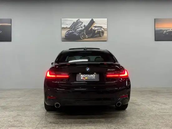 BMW-320i-2019