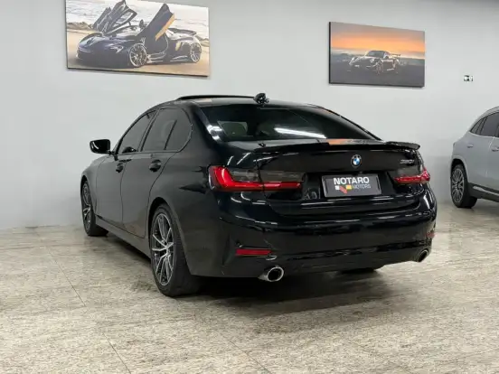 BMW-320i-2019
