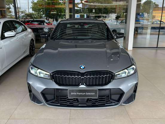 BMW-320i-2022