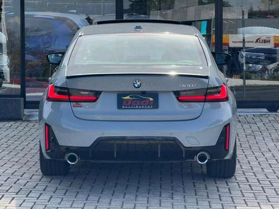 BMW-320i-2023