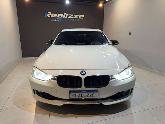 BMW-320i-2013