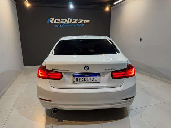 BMW-320i-2013