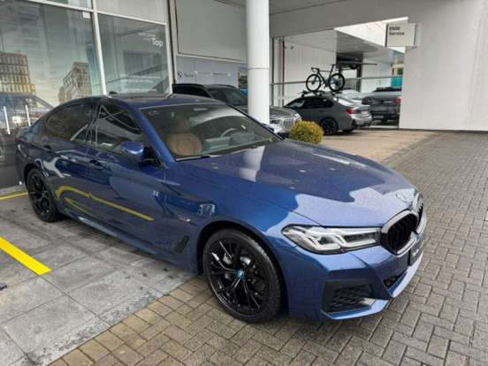 BMW-530e-2023