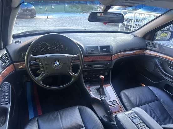 BMW-540i-1998