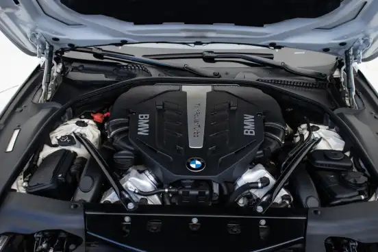 BMW-650i-4.4 COUPÉ V8 32V TURBO GASOLINA 2P AUTOMÁTICO BMW-650i-2011