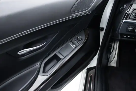 BMW-650i-4.4 COUPÉ V8 32V TURBO GASOLINA 2P AUTOMÁTICO BMW-650i-2011