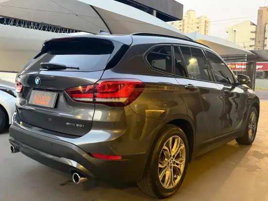 BMW-X1-2021