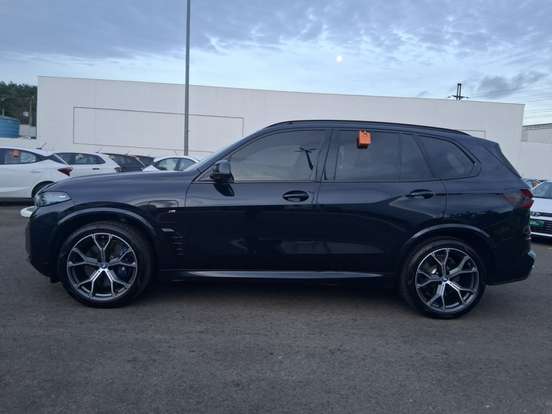 BMW-X5-2024