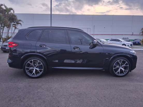 BMW-X5-2024