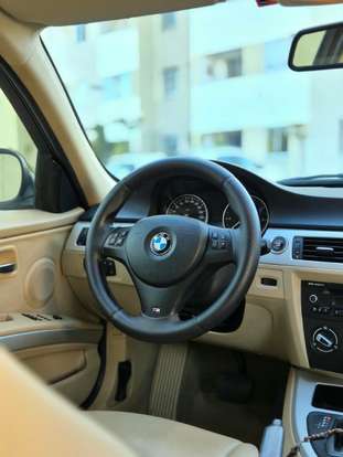 BMW-318i-2011