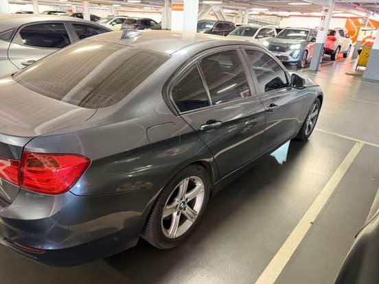BMW-320i-2013