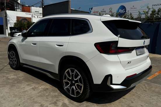 BMW-X1-2023