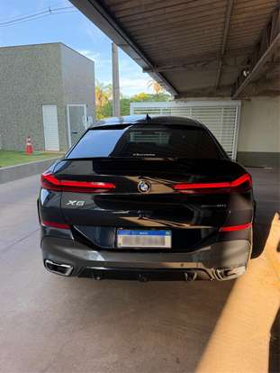 BMW-X6-2021