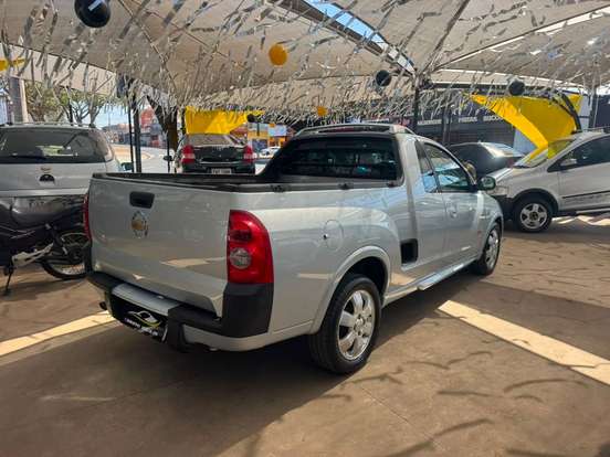 CHEVROLET-MONTANA-2010