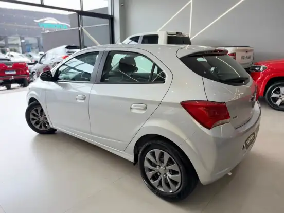 CHEVROLET-ONIX-2021