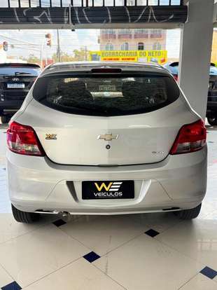 CHEVROLET-ONIX-2015