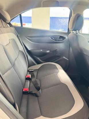 CHEVROLET-ONIX-2015