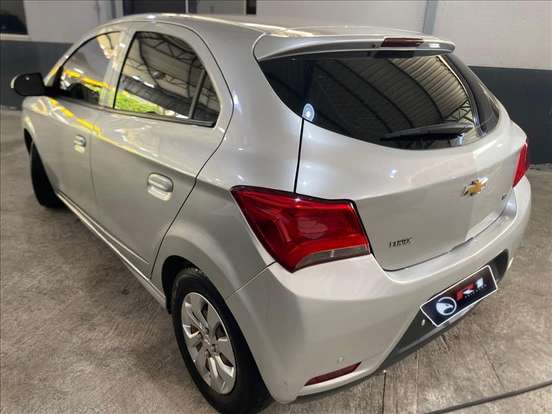CHEVROLET-ONIX-2019