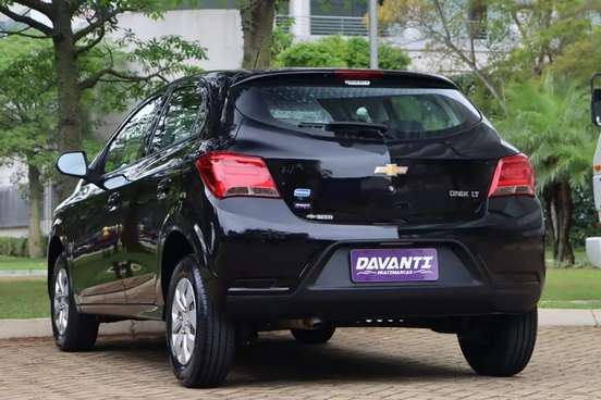 CHEVROLET-ONIX-2017