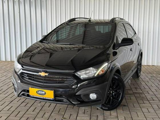 CHEVROLET ONIX 1.4 MPFI ACTIV 8V FLEX 4P AUTOMÁTICO