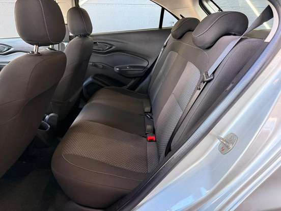 CHEVROLET-ONIX-2018
