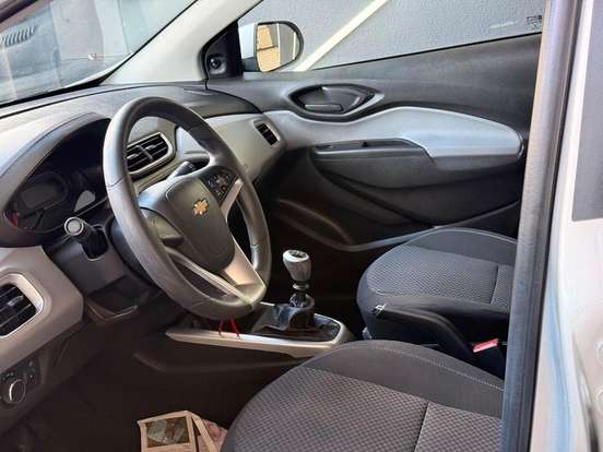 CHEVROLET-ONIX-2018
