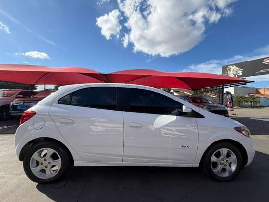 CHEVROLET-ONIX-1.4 MPFI LT 8V FLEX 4P MANUAL CHEVROLET-ONIX-2019