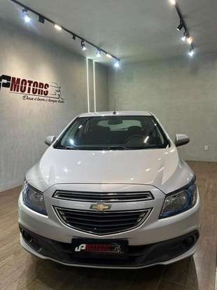 CHEVROLET-ONIX-2015