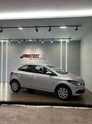 CHEVROLET-ONIX-2015