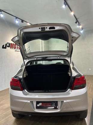 CHEVROLET-ONIX-2015
