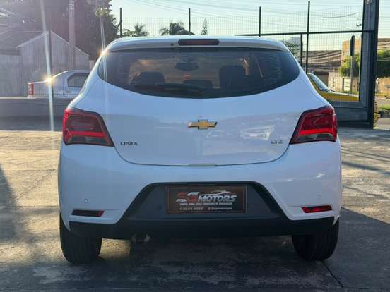 CHEVROLET-ONIX-1.4 MPFI LTZ 8V FLEX 4P AUTOMÁTICO CHEVROLET-ONIX-2018