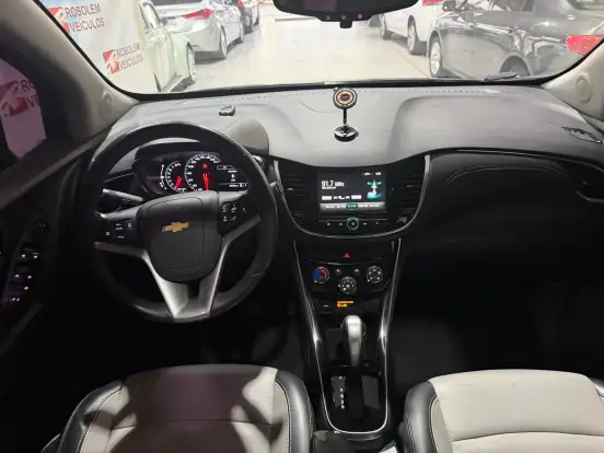 CHEVROLET-TRACKER-2017
