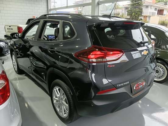 CHEVROLET-TRACKER-2023