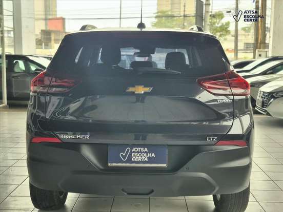 CHEVROLET-TRACKER-2023