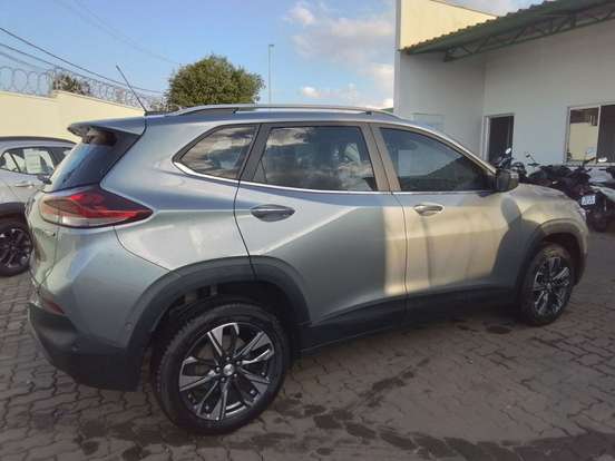 CHEVROLET-TRACKER-2023