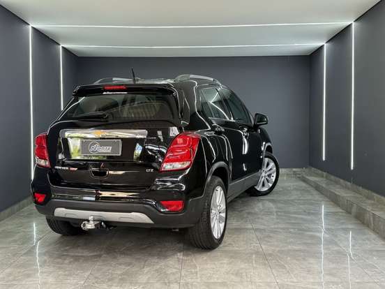 CHEVROLET-TRACKER-2017