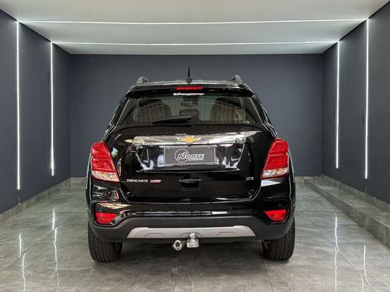 CHEVROLET-TRACKER-2017