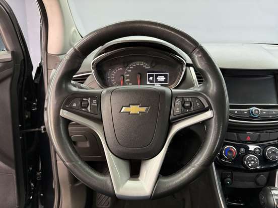 CHEVROLET-TRACKER-2017