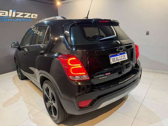 CHEVROLET-TRACKER-2018