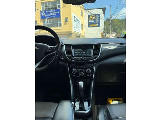 CHEVROLET-TRACKER-2019