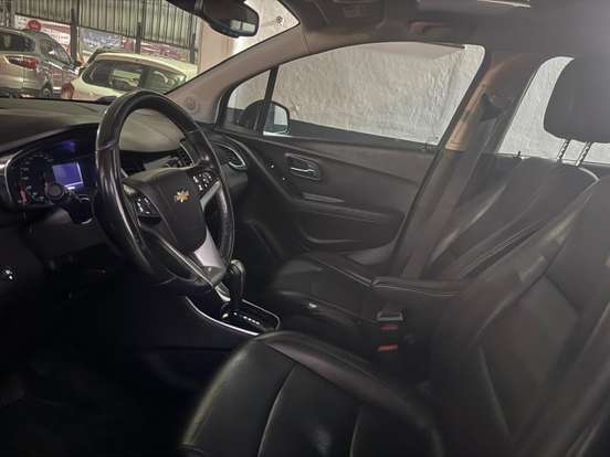 CHEVROLET-TRACKER-2019