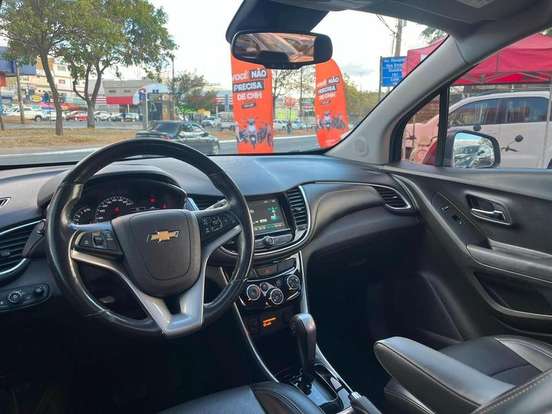 CHEVROLET-TRACKER-2019