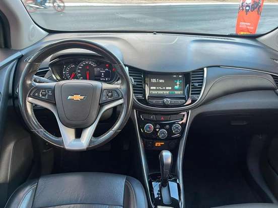 CHEVROLET-TRACKER-2019